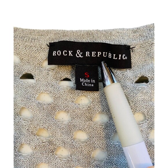 Rock & Republic Women’s Top Mesh Cutout Net Knit Metallic Silver Grey Size Small - Picture 6 of 11